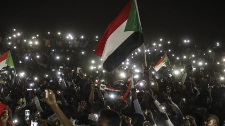 سوڈان میں فوجی بغاوت کی مخالفت میں شبانہ مظاہروں کا سلسلہ جاری