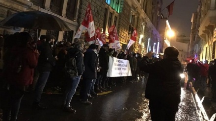 خۆپیشاندان لە شەقامەکانی تورکیا بۆ ناڕەزامەندی بەرامبەر بە دەوڵەتی ئەردوغان
