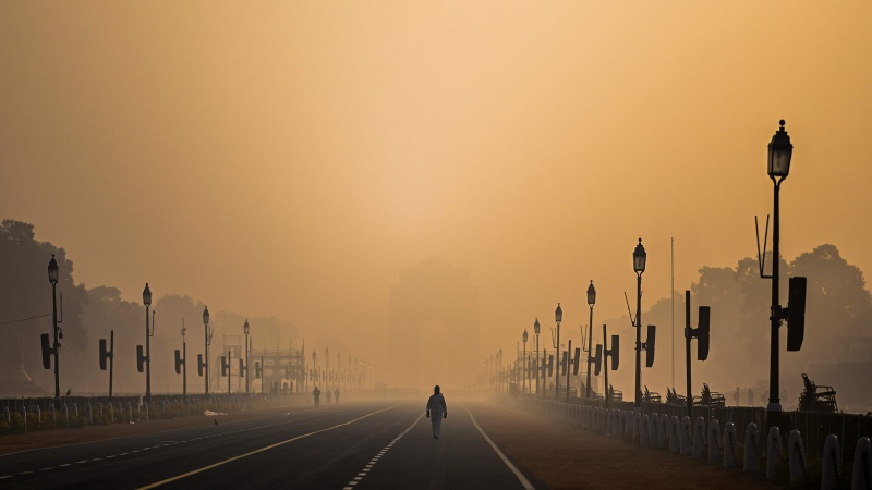دہلی میں فضائی آلودگی خطرناک سطح پر، بچوں میں سانس کی مشکلات بڑھیں، زہریلے مادے کی سطح معمول سے 30 گنا زیادہ