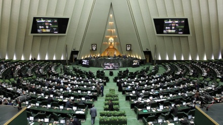 Deputetët e Parlamentit Islamik të Iranit vlerësojnë veprimet e zgjuara të Gardës Revolucionare