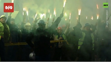 بوسنیا، کان کنوں کا آتش بازی کے ساتھ مظاہرہ+ ویڈیو