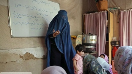 طالبان کی حکومت میں اس طرح لڑکیوں کو تعلیم دی جا تی ہے