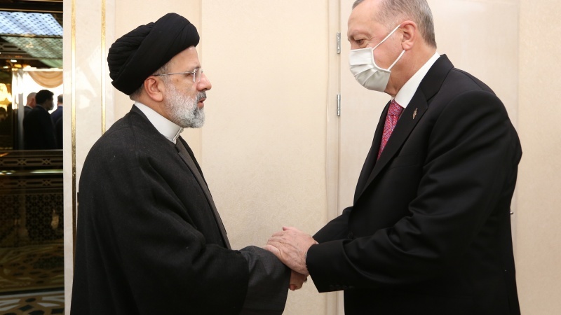 Amir Abdullahian flet për takimin mes Ajetollah Raisi dhe Erdogan në Ashgabat