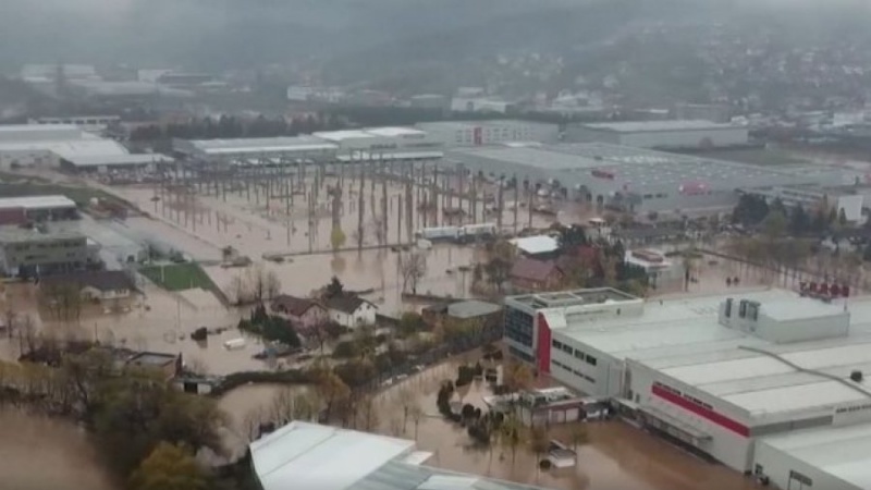 Përmbytet Bosnjë-Hercegovina/ Lumenjtë vërshojnë në rrethinat e kryeqytetit, evakuime në Sarajevë