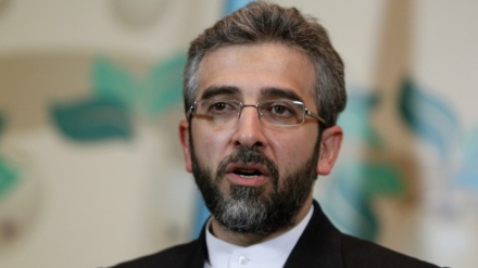 Bagheri mbërriti në Londër për të vazhduar konsultimet