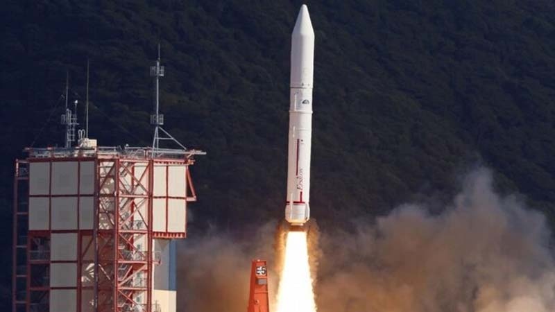 Yaponiya 9 peykli kosmik raket