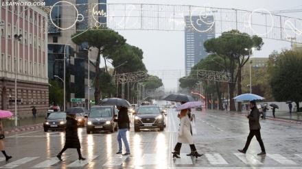 Covid dhe dy zhvillimet e rëndësishme politike që dominuan në Shqipëri, sipas VOA