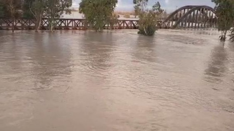 Vjosa del nga shtrati, uji çan digën tek Ura e Mifolit