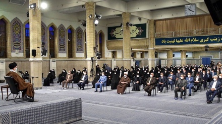 Lideri suprem i Revolucionit Islamik të Iranit: Armiku me gënjeshtra dhe shtrembërime të së vërtetës, po e ndërron vendin e tiranit dhe viktimës