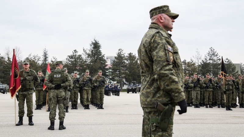 Serbët i frikësohen fuqizimit të Ushtrisë së Kosovës