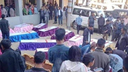 ہندوستان، عام لوگوں پر فوجیوں کی فائرنگ،  13 مرے