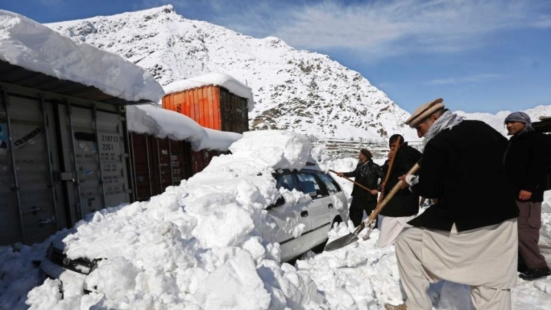 امضای نخستین قرارداد طالبان برای برف روبی 8 ولایت در افغانستان