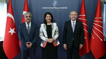 Hevserokên HDPê bi Serokên CHP û DEVAyê re civiyan