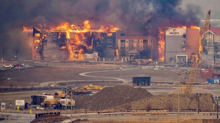 کلراڈو میں آتش زدگی سیکڑوں مکانات جل کر راکھ 