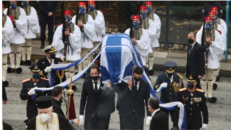 Sot i jepen nderimet e fundit ish-presidentit grek Karolos Papulias