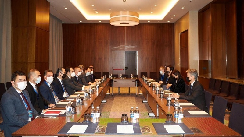 Irani, Rusia dhe Turqia dënojnë sulmet e Izraelit në Siri