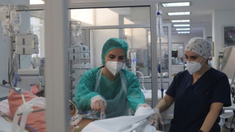 Shqetësim në Greqi për numrin e madh të intubimeve dhe vdekjeve nga Covid