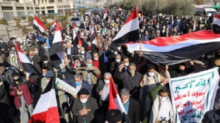 ایرانی نمازیوں نے یمن کی حمایت میں مظاہرہ کیا