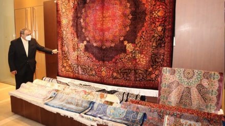 Iran održao izložbu ručno tkanih tepiha u Tokiju