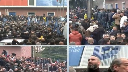 “Përgjegjësi do mbajnë ata që hedhin gaz”, Berisha këmbëngul: Protesta jonë paqësore, demokratët po hapin dyert e shtëpisë së tyre