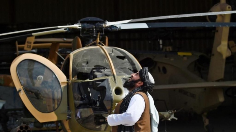 طالبان کا ازبکستان اور تاجکستان سے ملک کے ہیلی کاپٹر لوٹانے کا مطالبہ، کہا صبر کا پیمانہ لبریز ہو رہا ہے