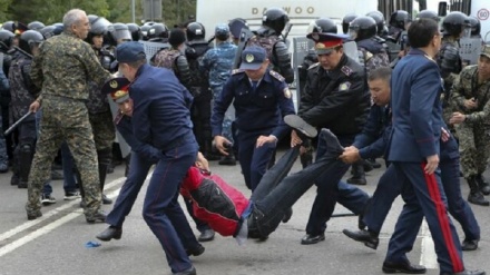 قزاقستان میں عوام کی شورش اور ہنگامہ 