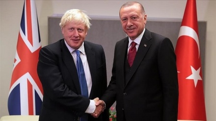  Erdogan ji ser têlefonê bi Serokwezîrê Îngiltereyê Johnson ra axivî