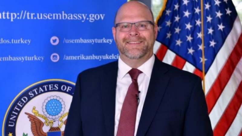 Jeff Hovenier sot merr detyrën e ambasadorit të SHBA-së në Kosovë