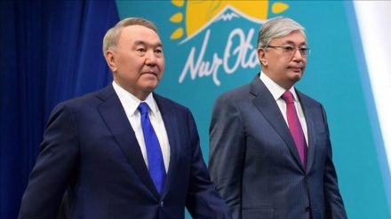 Nazarbayev hakim partiyaya sədirliyi də Tokayevə ötürdü