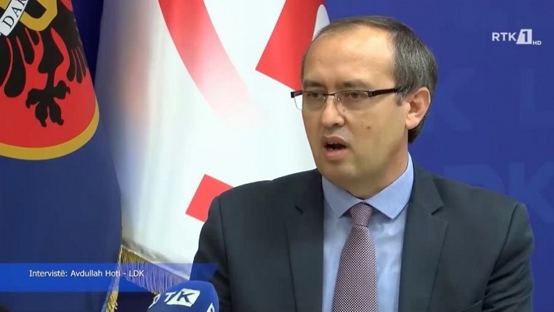 Hoti: Serbia po mundohet t’i largojë shqiptarët e Luginës së Preshevës