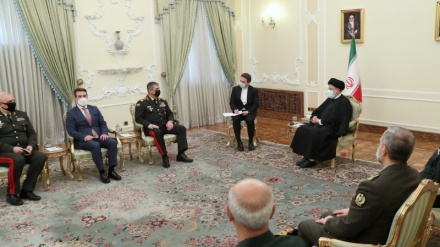 Azərbaycanın müdafiə naziri İran Prezidenti ilə görüşüb +FOTO