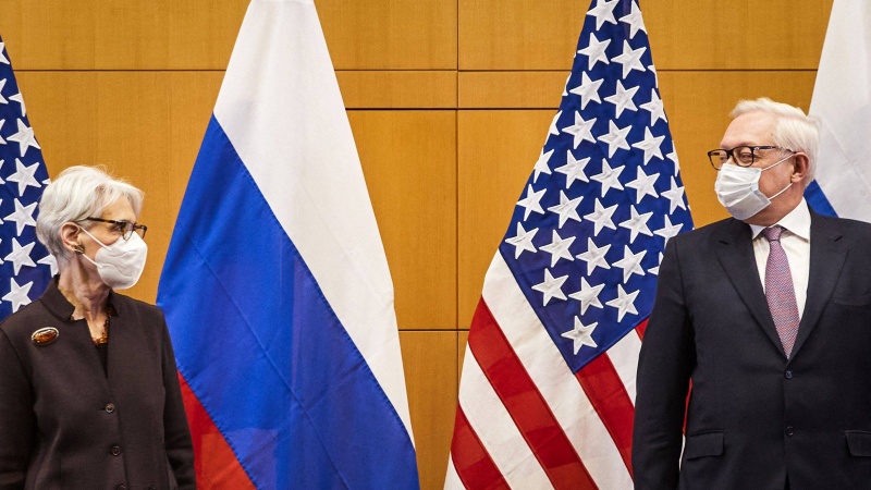 روس اور مغربی ملکوں کے مابین مذاکرات بند گلی میں، امریکہ نے پوتین پر پابندی لگانے کا عندیہ دیا، ماسکو کا ردعمل