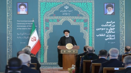 ایرانی قوم اپنی انقلابی امنگوں پر قائم ہے، امریکہ کی سابق و موجودہ حکومت کا قماش ایک ہی ہے:صدر ایران 