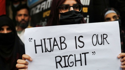 حجاب پر پابندی کے خلاف ہندوستان اور پاکستان میں خواتین کے مظاہرے