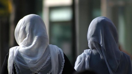 Snažna diskriminacija žena s hidžabom pri zapošljavanju u Njemačkoj i Nizozemskoj