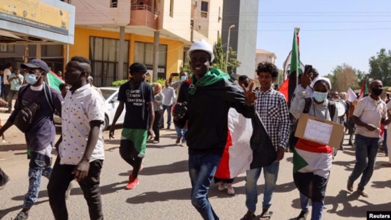 Sudanski demonstranti traže okončanje vojne vladavine