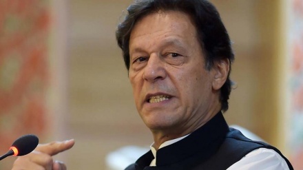 اپوزیشن پر بھڑکے عمران خان، سب سے اکیلے نمٹنے کا دعوی