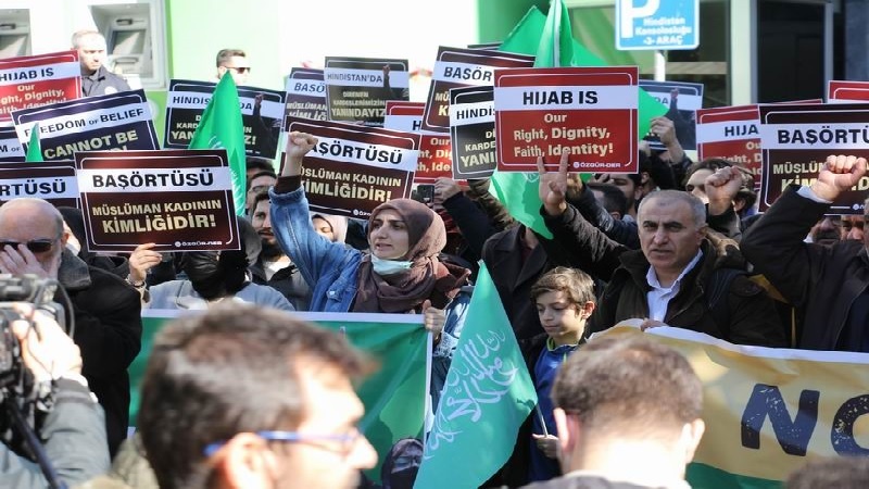 ایران اور ترکی میں ہندوستان کی با پردہ طالبات کی حمایت میں مظاہرہ