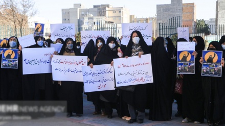 ایرانی خواتین کا ہندوستانی باحجاب طالبات کی حمایت میں مظاہرہ