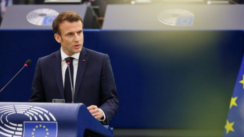 Macron takohet me presidentin ukrainas