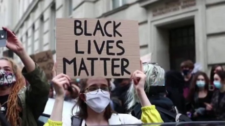 امریکہ میں پھر پولیس کے ہاتھوں سیاہ فام نوجوان کا قتل، عوام سڑکوں پر