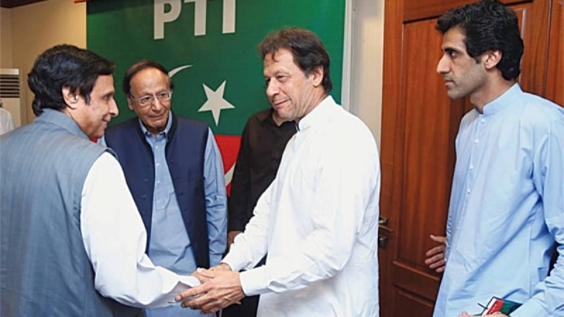 عمران خان کی چودھری برداران سے ملاقات، تحریک عدم اعتماد کا کیا بنے گا؟