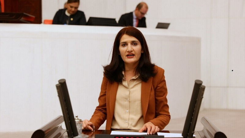 Parêzbendiya Semra Guzel Parlementera HDP'î hat betalkirin