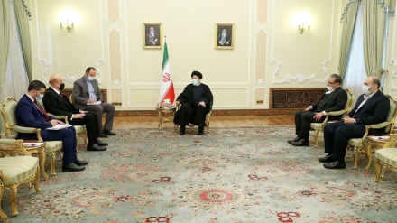 صیہونی سازشوں سے مقابلے کے لئے عالم اسلام کا اتحاد ضروری ہے: صدر ایران