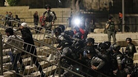 فلسطینی علاقوں پر غاصب صیہونی فوجیوں کی چڑھائی، 35 فلسطینی گرفتار