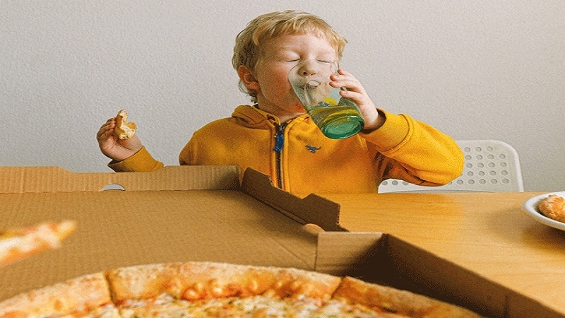 پیٹو بچے زیادہ کیوں کھاتے ہیں؟