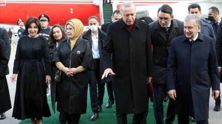 Erdogan gihîşte Taşkenda paytexta Uzbekistanê