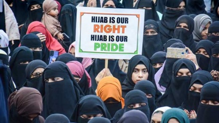 حجاب کی حمایت میں چننئی میں مظاہرہ، بڑی تعداد میں طلبہ شریک