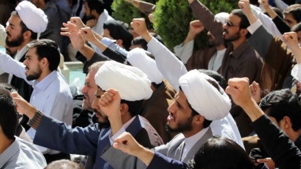 سعودی عرب میں شیعہ جوانوں کی سزائے موت کے خلاف مشہد میں مظاہرے 