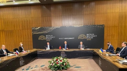 Filluan negociatat e Ministrave të Jashtëm të Ukrainës, Rusisë dhe Turqisë